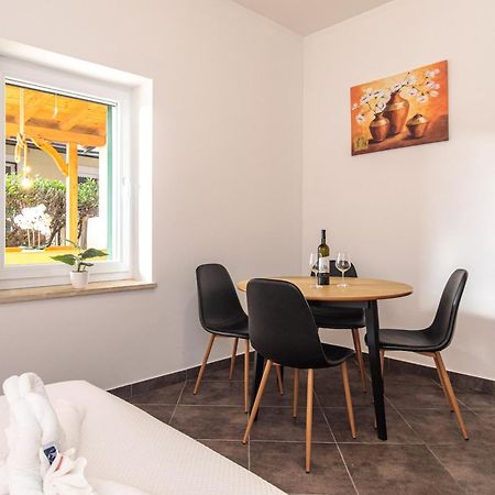 Apartments Tm Крк Экстерьер фото